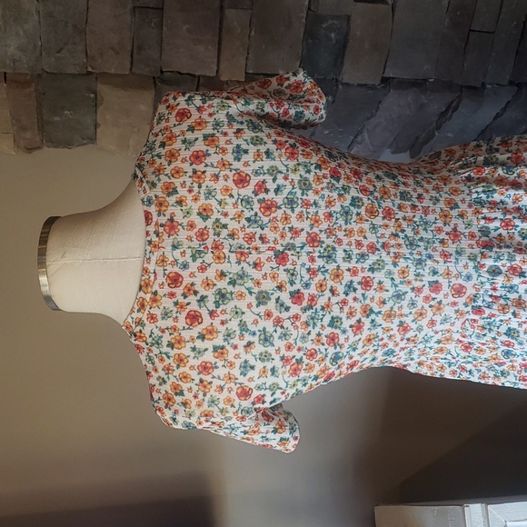 Zara light weight flower dress - Picture 3 of 8
